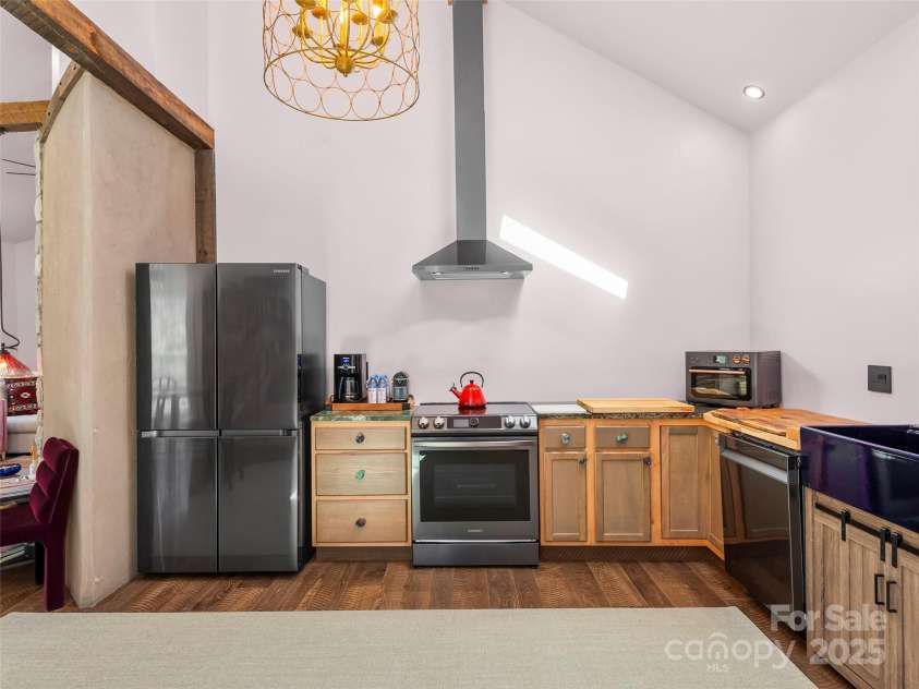 24 Old Leicester Highway, Asheville, NC 28804.  MLS# CAR4227055, YatesRealty ID 9057. 