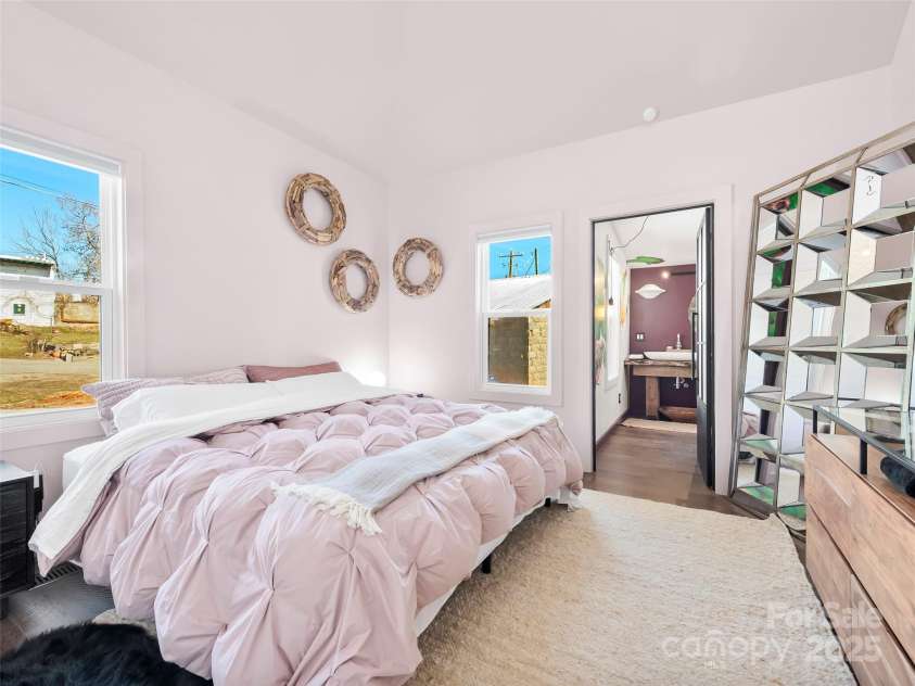 24 Old Leicester Highway, Asheville, NC 28804.  MLS# CAR4227055, YatesRealty ID 9057. 