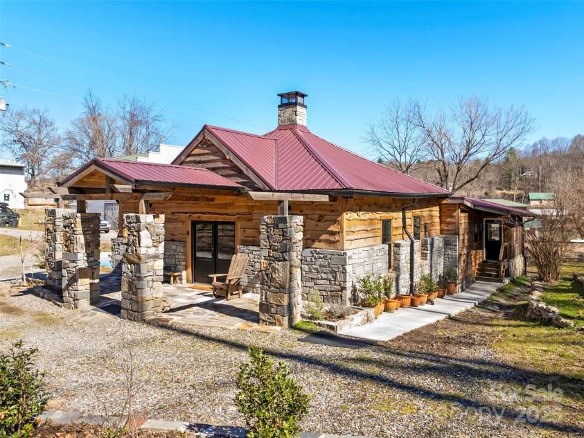 24 Old Leicester Highway, Asheville, NC 28804.  MLS# CAR4227055, YatesRealty ID 9057. 