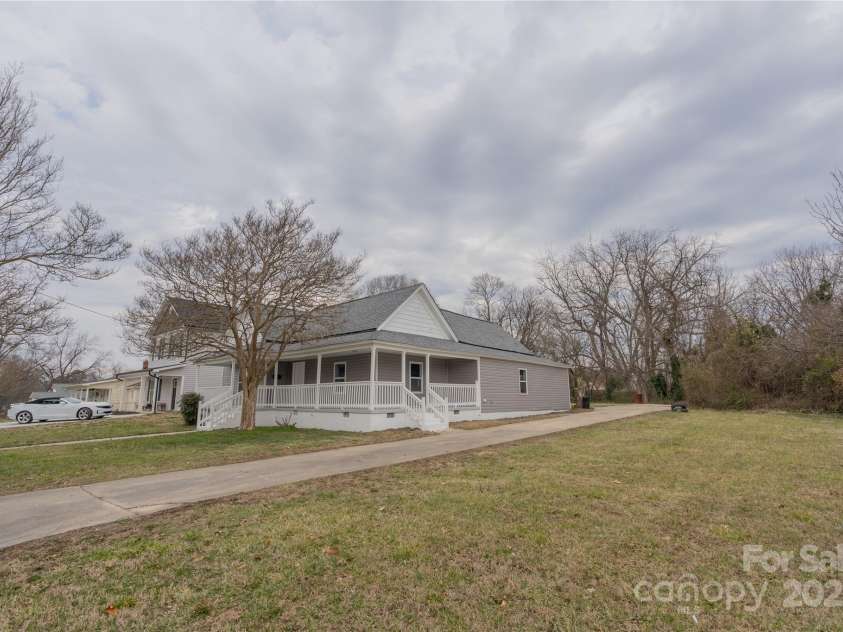 116 11th Street, Spencer, NC 28159.  MLS# CAR4228313, YatesRealty ID 9058. Front Right Driveway View