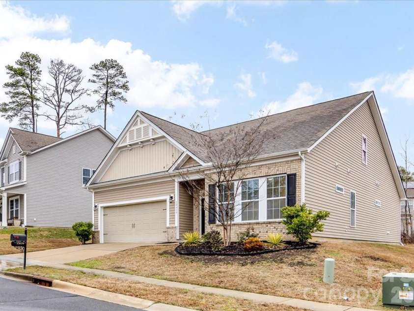 10619 Carver Falls Road, Charlotte, NC 28214.  MLS# CAR4346346, YatesRealty ID 9059. 