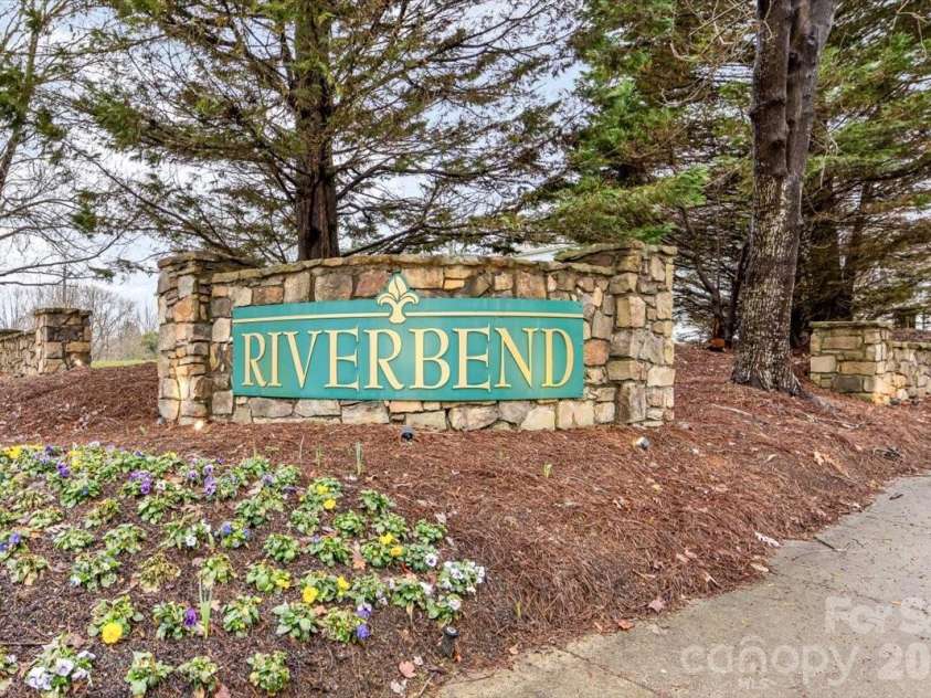 10619 Carver Falls Road, Charlotte, NC 28214.  MLS# CAR4346346, YatesRealty ID 9059. 