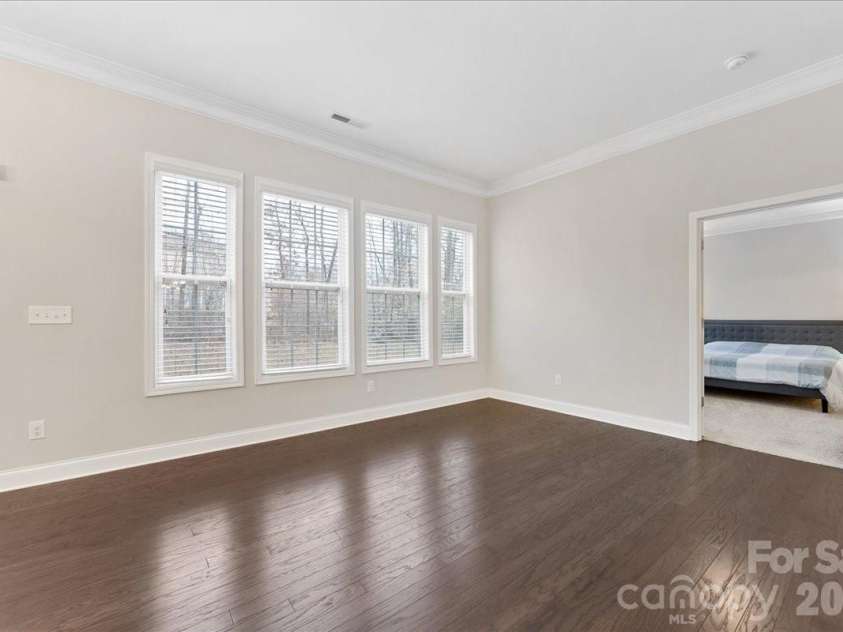 10619 Carver Falls Road, Charlotte, NC 28214.  MLS# CAR4346346, YatesRealty ID 9059. Additional seating/flex space.