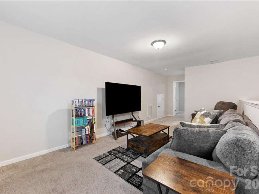 10619 Carver Falls Road, Charlotte, NC 28214.  MLS# CAR4346346, YatesRealty ID 9059. Large loft/bonus/flex space.