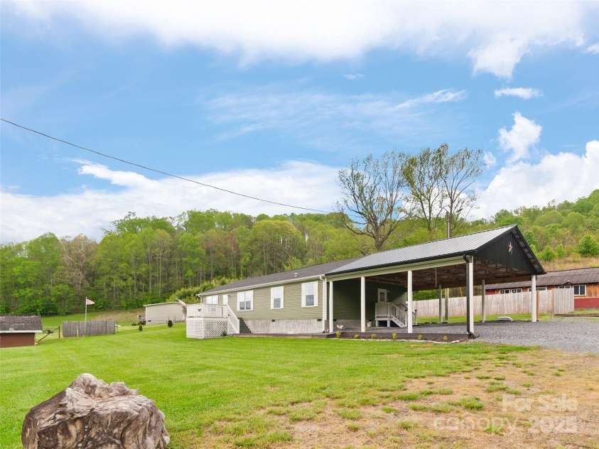 51 Blazing Trail, Waynesville, NC 28786.  MLS# CAR4251050, YatesRealty ID 9059. 