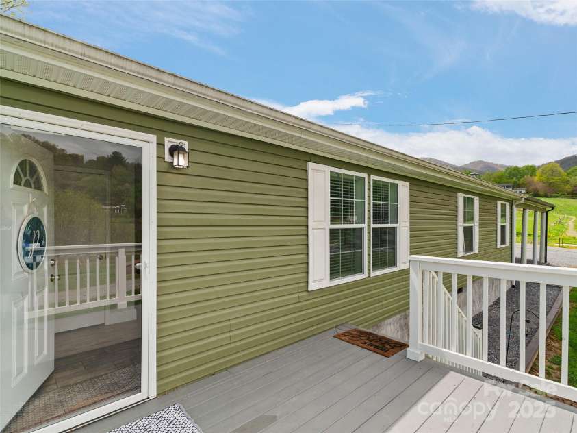 51 Blazing Trail, Waynesville, NC 28786.  MLS# CAR4251050, YatesRealty ID 9059. 