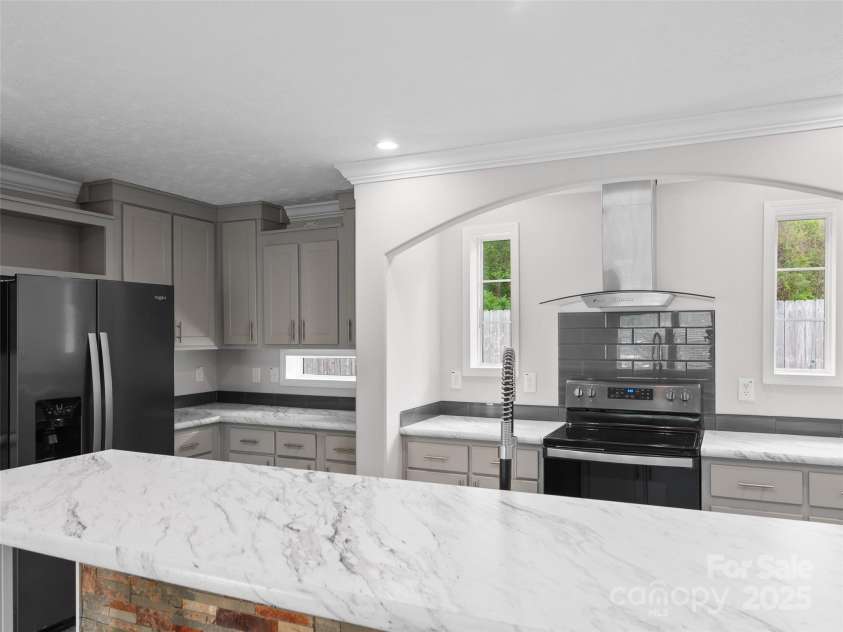 51 Blazing Trail, Waynesville, NC 28786.  MLS# CAR4251050, YatesRealty ID 9059. 