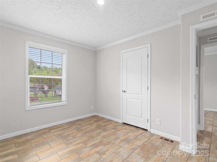 51 Blazing Trail, Waynesville, NC 28786.  MLS# CAR4251050, YatesRealty ID 9059. 