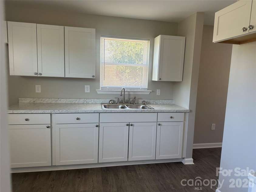 509 Skipwith Place, Charlotte, NC 28217.  MLS# CAR4362610, YatesRealty ID 9060. 