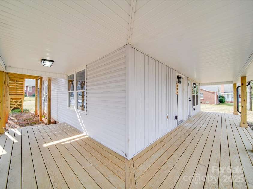 903 West End Avenue, Statesville, NC 28677.  MLS# CAR4225795, YatesRealty ID 9060. 