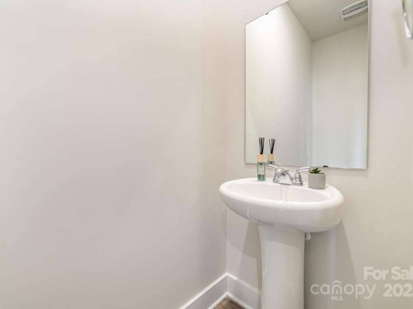 107 Silverwood Court, Mooresville, NC 28115.  MLS# CAR4320107, YatesRealty ID 9061. Half Bath 