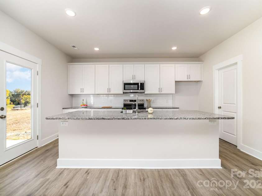 107 Silverwood Court, Mooresville, NC 28115.  MLS# CAR4320107, YatesRealty ID 9061. Kitchen