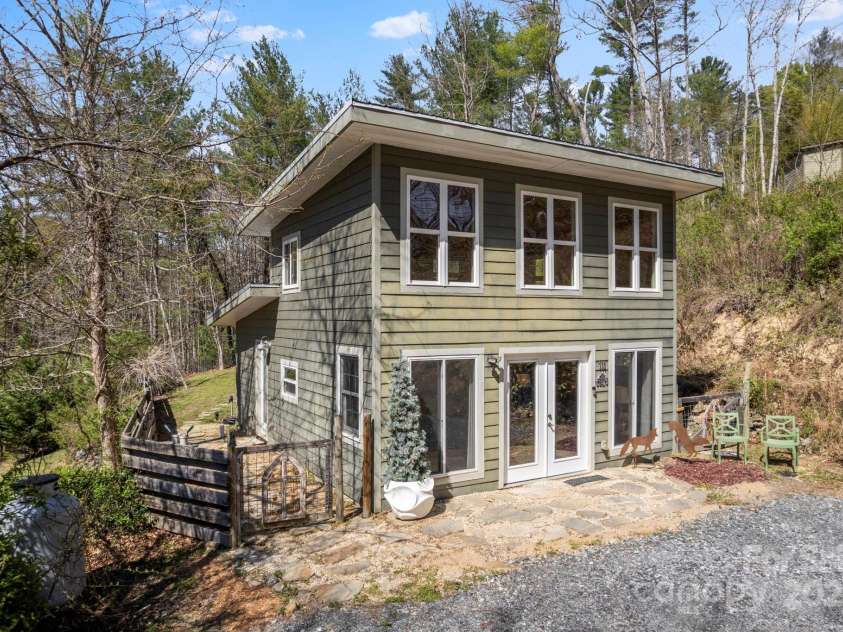 111 Moonlight Pines Trail, Asheville, NC 28804.  MLS# CAR4251368, YatesRealty ID 9062. 