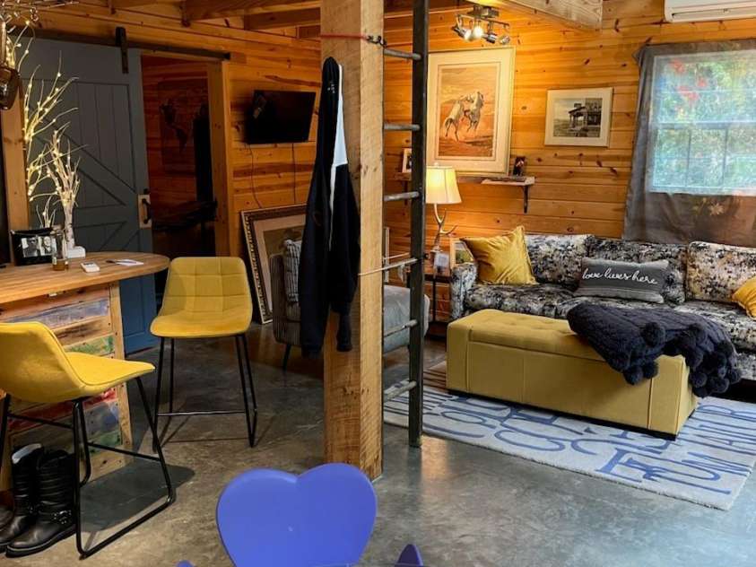 111 Moonlight Pines Trail, Asheville, NC 28804.  MLS# CAR4251368, YatesRealty ID 9062. 