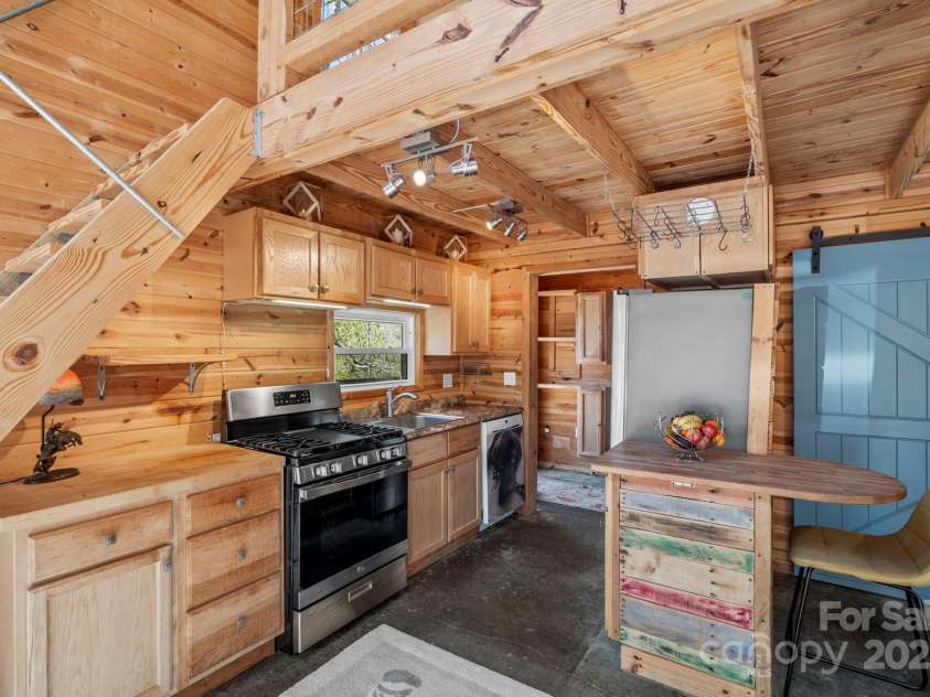 111 Moonlight Pines Trail, Asheville, NC 28804.  MLS# CAR4251368, YatesRealty ID 9062. 