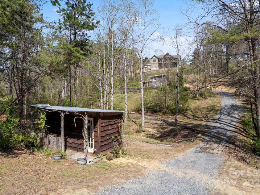 111 Moonlight Pines Trail, Asheville, NC 28804.  MLS# CAR4251368, YatesRealty ID 9062. 