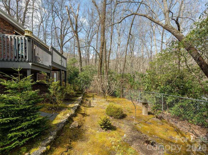 54 Bear Rock Loop Road, Hendersonville, NC 28739.  MLS# CAR4361191, YatesRealty ID 9062. 
