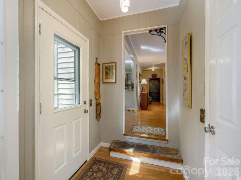54 Bear Rock Loop Road, Hendersonville, NC 28739.  MLS# CAR4361191, YatesRealty ID 9062. Foyer