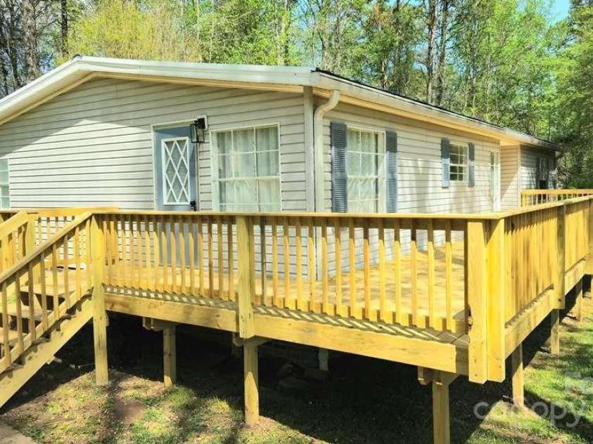3325 Stony Brook Circle, Newton, NC 28658.  MLS# CAR4244724, YatesRealty ID 9063. 