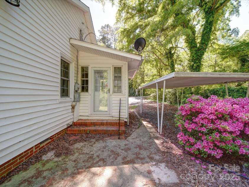 610 Pine Lane, Wadesboro, NC 28170.  MLS# CAR4249314, YatesRealty ID 9064. 