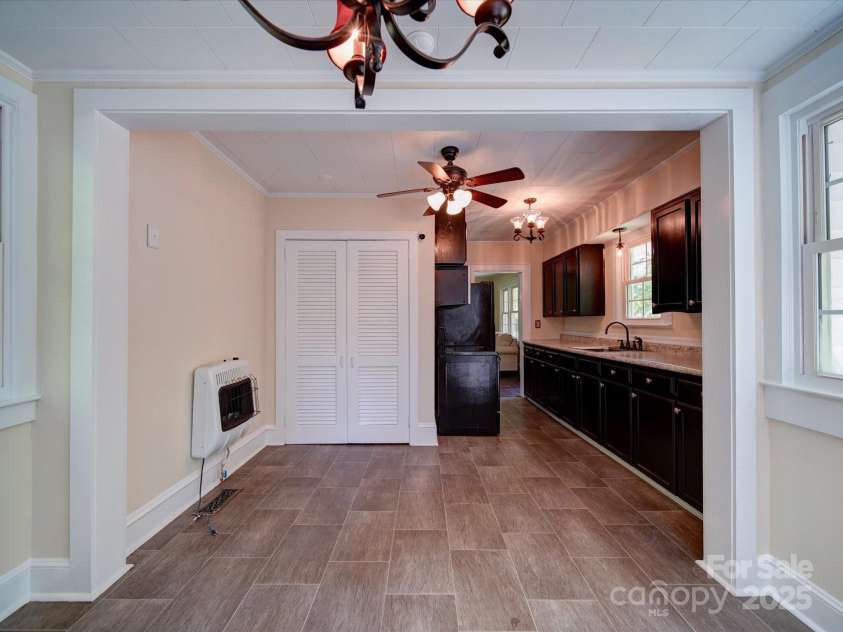 610 Pine Lane, Wadesboro, NC 28170.  MLS# CAR4249314, YatesRealty ID 9064. Dining Area