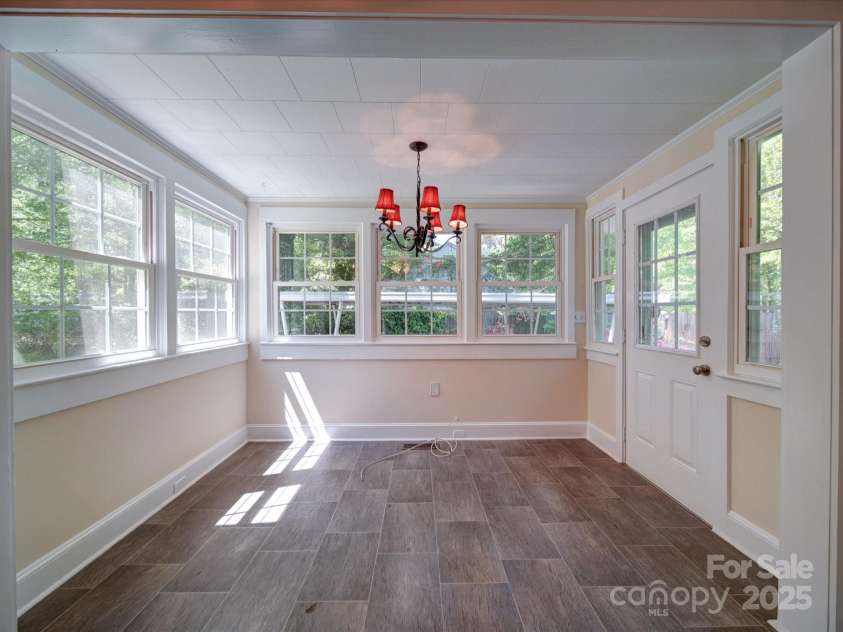 610 Pine Lane, Wadesboro, NC 28170.  MLS# CAR4249314, YatesRealty ID 9064. Dining Area