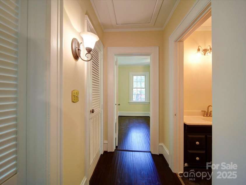 610 Pine Lane, Wadesboro, NC 28170.  MLS# CAR4249314, YatesRealty ID 9064. Hallway