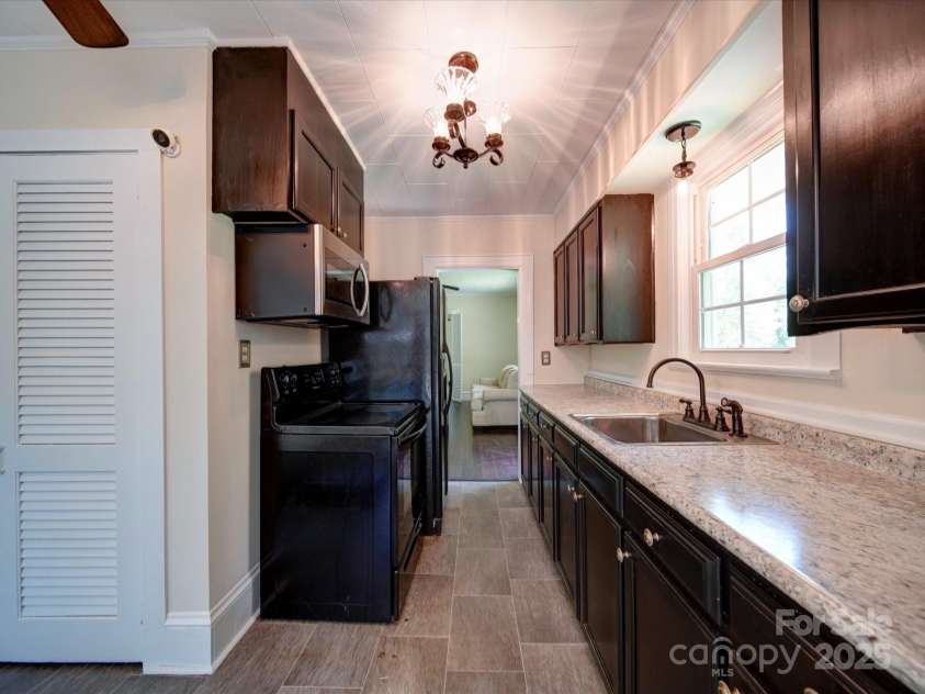 610 Pine Lane, Wadesboro, NC 28170.  MLS# CAR4249314, YatesRealty ID 9064. Kitchen