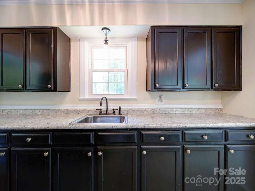 610 Pine Lane, Wadesboro, NC 28170.  MLS# CAR4249314, YatesRealty ID 9064. Kitchen