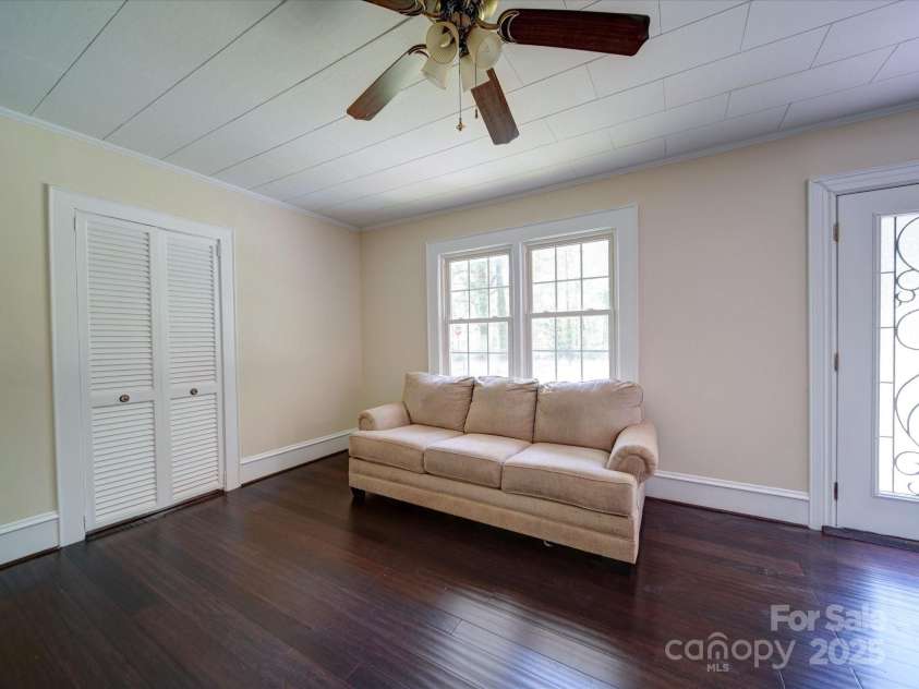 610 Pine Lane, Wadesboro, NC 28170.  MLS# CAR4249314, YatesRealty ID 9064. Living Room