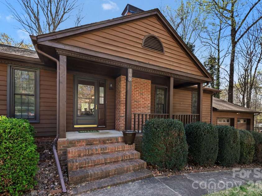 109 Old Bridge Court, Gastonia, NC 28056.  MLS# CAR4355265, YatesRealty ID 9065. 