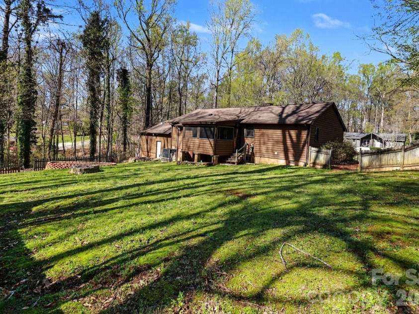 109 Old Bridge Court, Gastonia, NC 28056.  MLS# CAR4355265, YatesRealty ID 9065. 