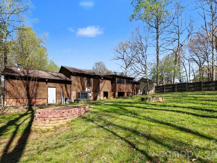 109 Old Bridge Court, Gastonia, NC 28056.  MLS# CAR4355265, YatesRealty ID 9065. 