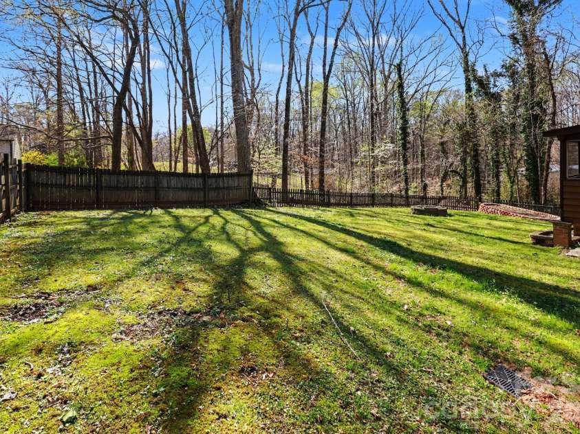 109 Old Bridge Court, Gastonia, NC 28056.  MLS# CAR4355265, YatesRealty ID 9065. 