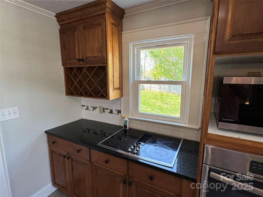 304 Mountain View Street, Morganton, NC 28655.  MLS# CAR4234055, YatesRealty ID 9065. 