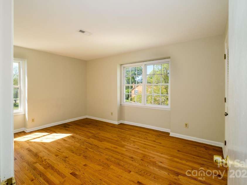 1018 Carysbrook Lane, Charlotte, NC 28217.  MLS# CAR4195421, YatesRealty ID 9066. 