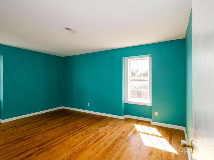 1018 Carysbrook Lane, Charlotte, NC 28217.  MLS# CAR4195421, YatesRealty ID 9066. 