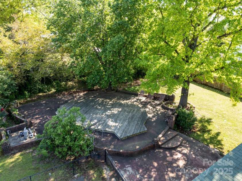 1018 Carysbrook Lane, Charlotte, NC 28217.  MLS# CAR4195421, YatesRealty ID 9066. 
