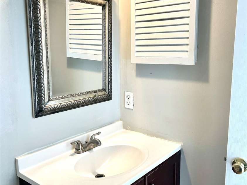 10933 Harrowfield Road, Charlotte, NC 28226.  MLS# CAR4219450, YatesRealty ID 9068. 