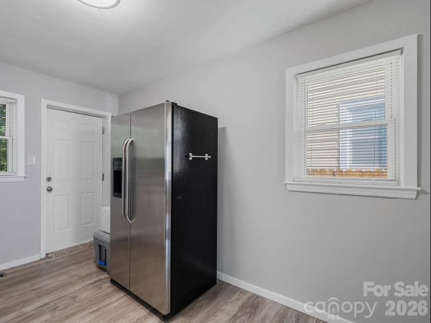1609 Taylor Avenue, Charlotte, NC 28216.  MLS# CAR4362734, YatesRealty ID 9068. 