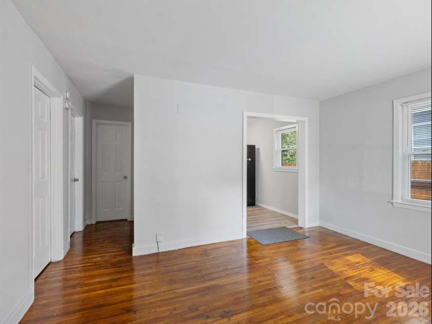 1609 Taylor Avenue, Charlotte, NC 28216.  MLS# CAR4362734, YatesRealty ID 9068. 