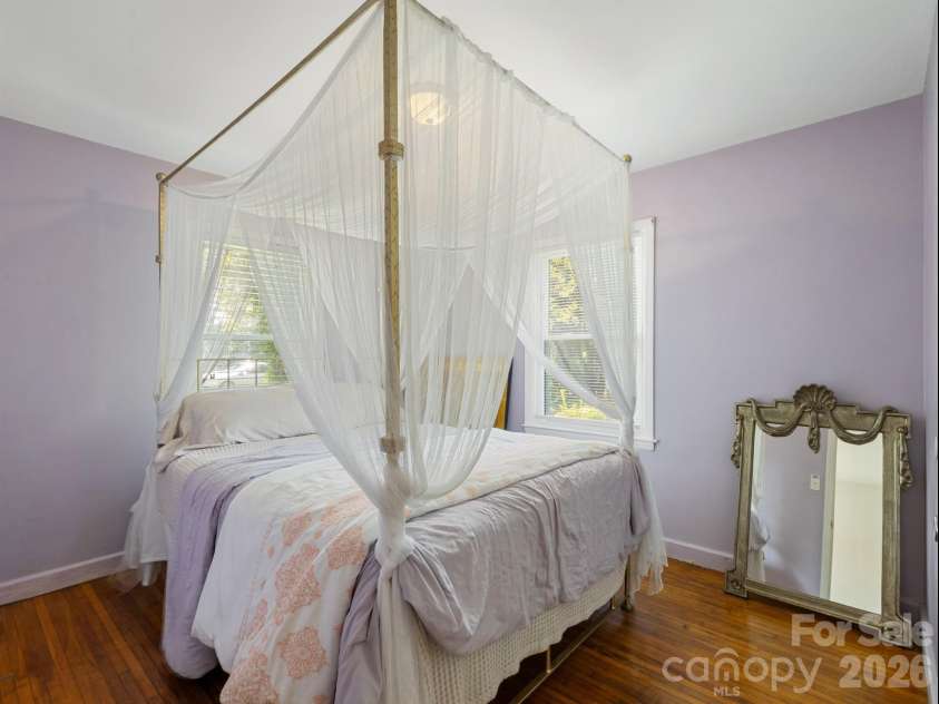 1609 Taylor Avenue, Charlotte, NC 28216.  MLS# CAR4362734, YatesRealty ID 9068. 
