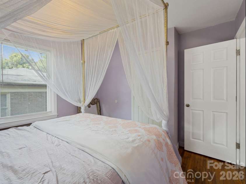 1609 Taylor Avenue, Charlotte, NC 28216.  MLS# CAR4362734, YatesRealty ID 9068. 