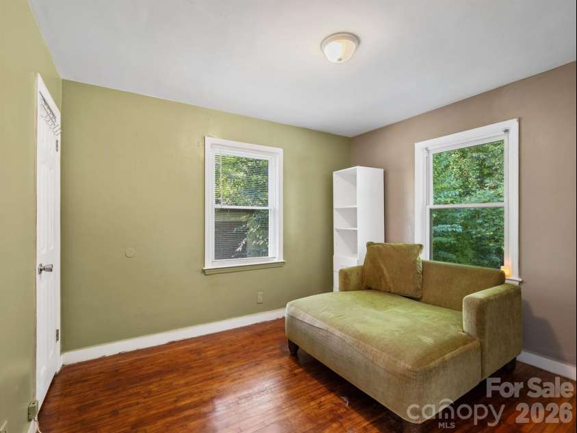 1609 Taylor Avenue, Charlotte, NC 28216.  MLS# CAR4362734, YatesRealty ID 9068. 