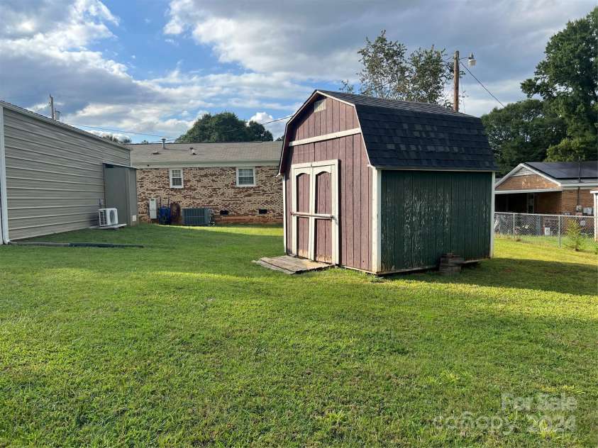 4040 Angus Drive, Gastonia, NC 28056.  MLS# CAR4181628, YatesRealty ID 9069. 