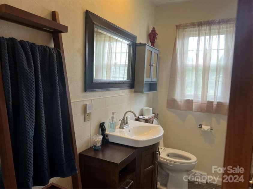 4040 Angus Drive, Gastonia, NC 28056.  MLS# CAR4181628, YatesRealty ID 9069. 