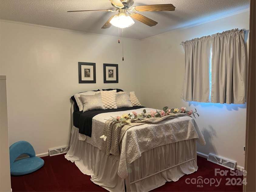 4040 Angus Drive, Gastonia, NC 28056.  MLS# CAR4181628, YatesRealty ID 9069. 