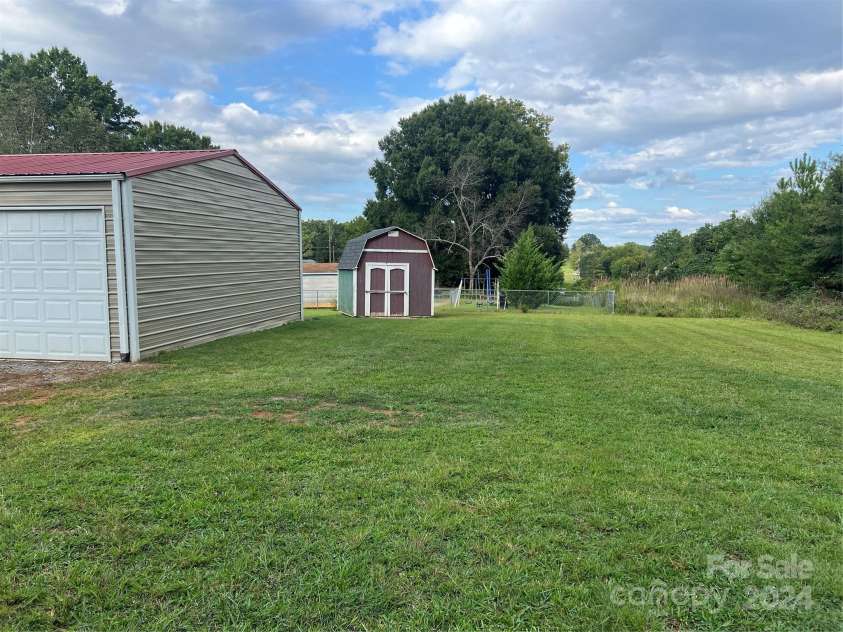 4040 Angus Drive, Gastonia, NC 28056.  MLS# CAR4181628, YatesRealty ID 9069. 