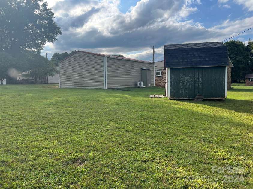 4040 Angus Drive, Gastonia, NC 28056.  MLS# CAR4181628, YatesRealty ID 9069. 