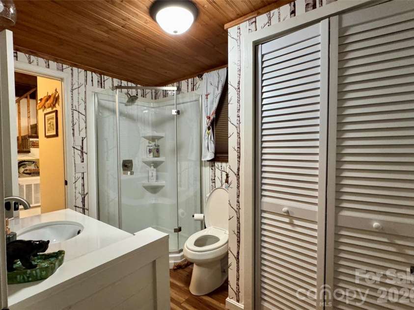 105 Pinnacle Ridge Road, Beech Mountain, NC 28604.  MLS# CAR4334609, YatesRealty ID 907. 